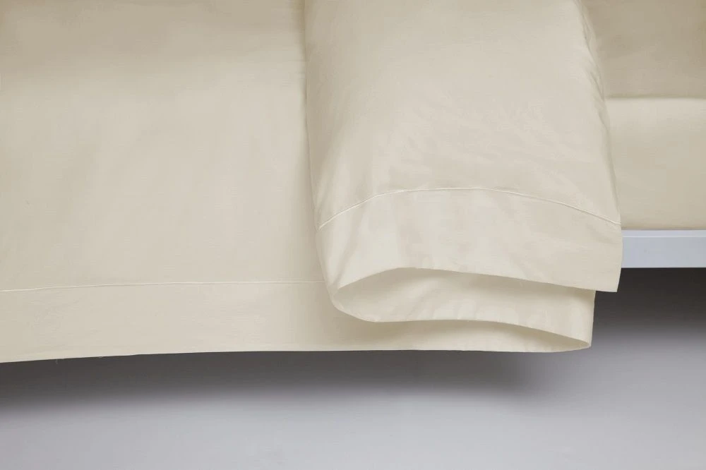 Belledorm 400 Count Egyptian Cotton Duvet Cover - Cream 2 Belledorm 400 Count Egyptian Cotton Duvet Cover - Cream - Image 2