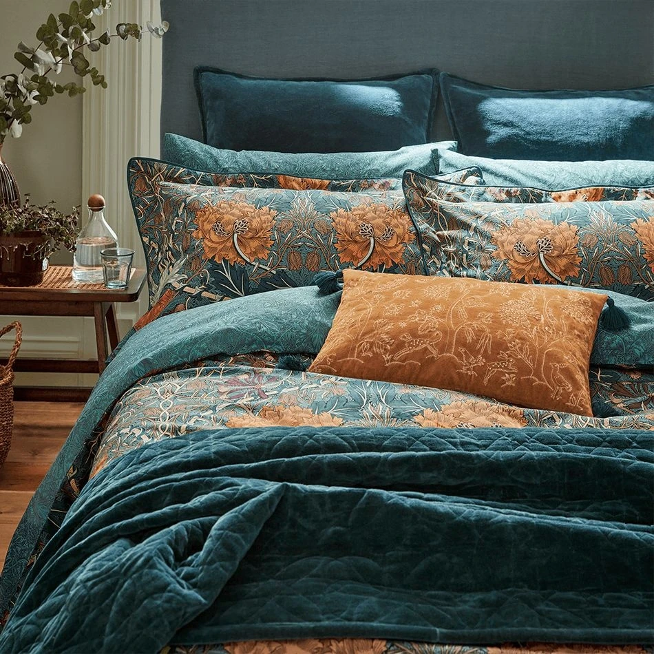 Morris & Co Honeysuckle & Tulip Duvet Cover Mulberry & Teal 2 Morris & Co Honeysuckle & Tulip Duvet Cover Mulberry & Teal - Image 2