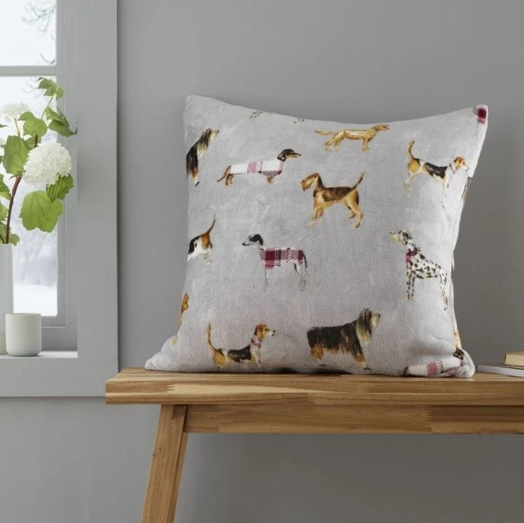 Catherine Lansfield Country Dogs Cushion 2 Catherine Lansfield Country Dogs Cushion - Image 2