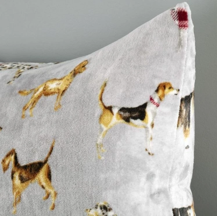 Catherine Lansfield Country Dogs Cushion 3 Catherine Lansfield Country Dogs Cushion - Image 3