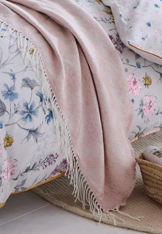 Laura Ashley Payton Dark Blush Throw 4 Laura Ashley Payton Dark Blush Throw - Image 4