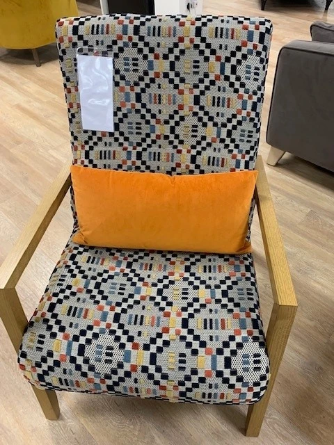 Celebrity Lifestyle Lumbar Cushion 2 Celebrity Lifestyle Lumbar Cushion - Image 2