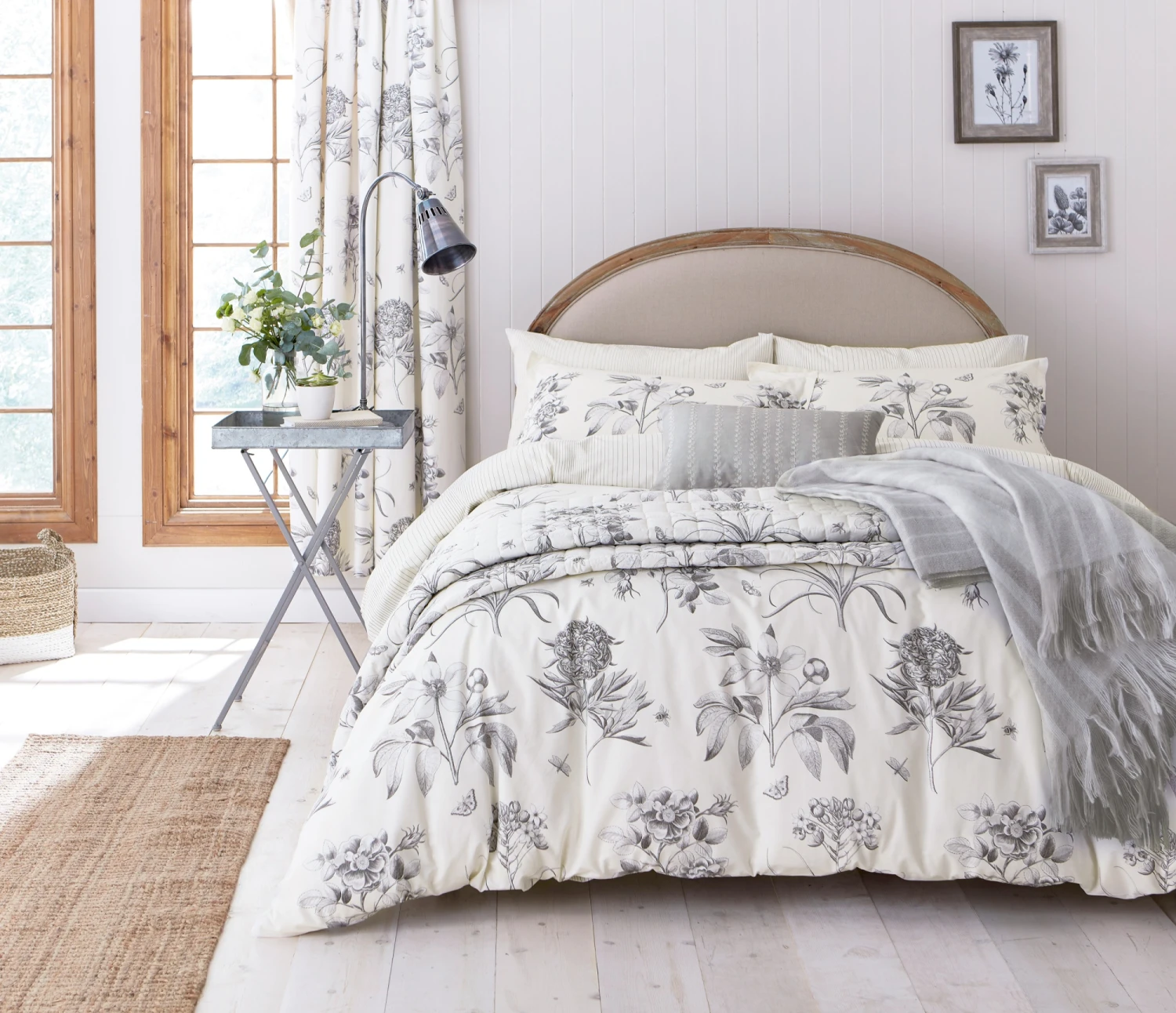 Sanderson Option Etchings & Roses Silver Duvet Set 1 Sanderson Option Etchings & Roses Silver Duvet Set